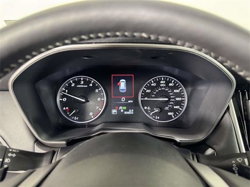 Used 2025 Subaru Outback Touring XT image 3