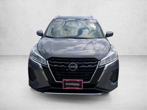 Used 2024 Nissan Kicks SV FWD image 2