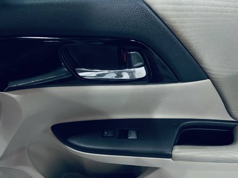 Used 2017 Honda Accord LX image 33