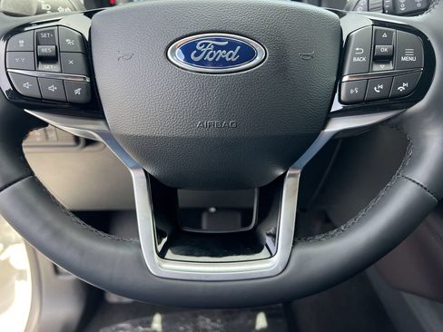New 2026 Ford Explorer Platinum w/ LUX Leather Package AWD/4WD image 9