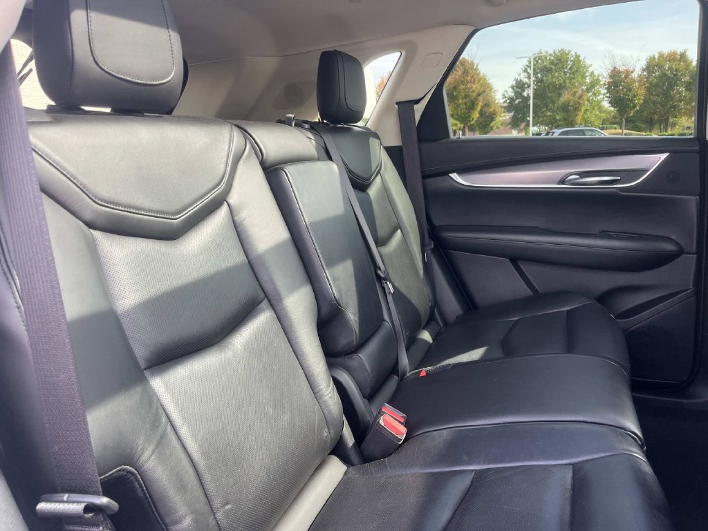 Used 2017 Cadillac XT5 Luxury w/ Driver Awareness Package FWD image 21