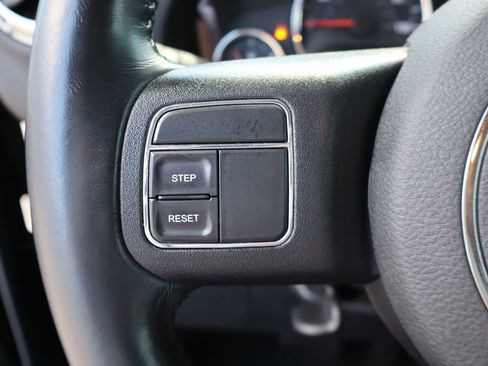 Used 2018 Jeep Wrangler Unlimited Sahara AWD/4WD image 15