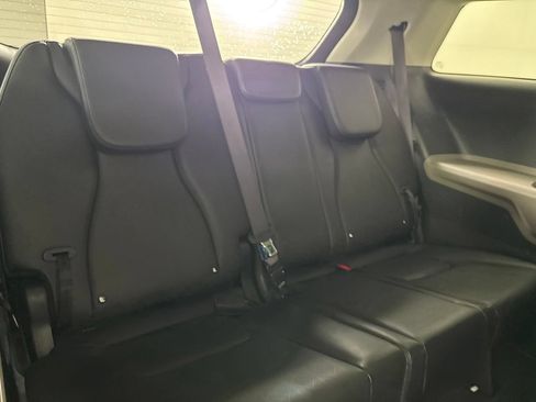 Used 2026 Kia Carnival FWD image 25