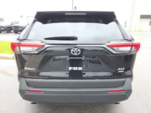 Used 2025 Toyota RAV4 XLE AWD/4WD image 6