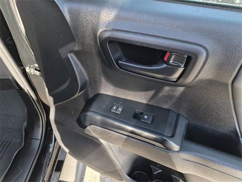 Used 2021 Toyota Tacoma SR w/ SR Convenience Package image 15