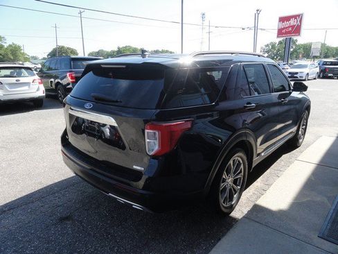 Used 2020 Ford Explorer XLT w/ Equipment Group 202A AWD/4WD image 5