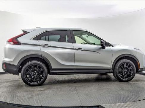 Used 2024 Mitsubishi Eclipse Cross LE AWD/4WD image 9