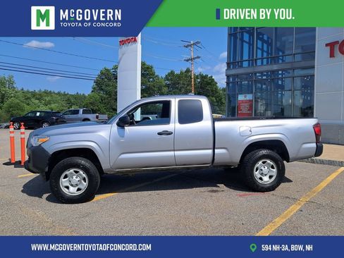 Used 2021 Toyota Tacoma SR AWD/4WD image 2