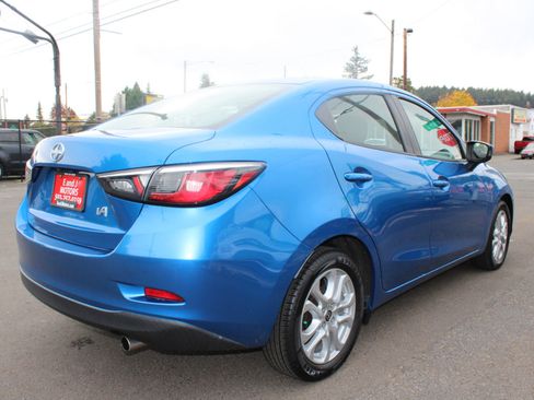 Used 2016 Scion iA image 6