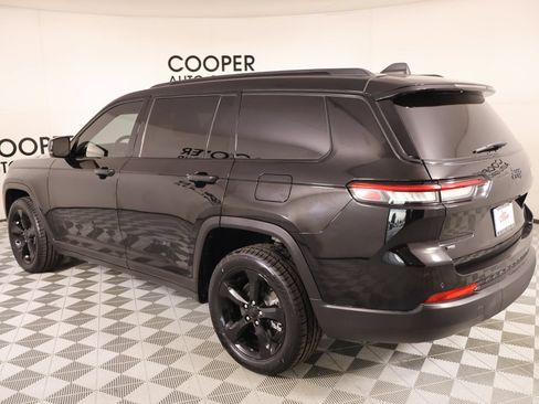 Used 2021 Jeep Grand Cherokee L Laredo RWD image 23