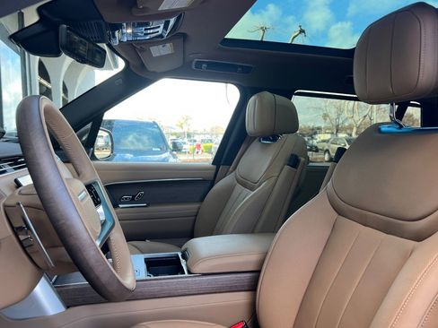 New 2026 Land Rover Range Rover Long Wheelbase SE image 6