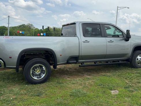 Used 2025 Chevrolet Silverado 3500 LT AWD/4WD image 7