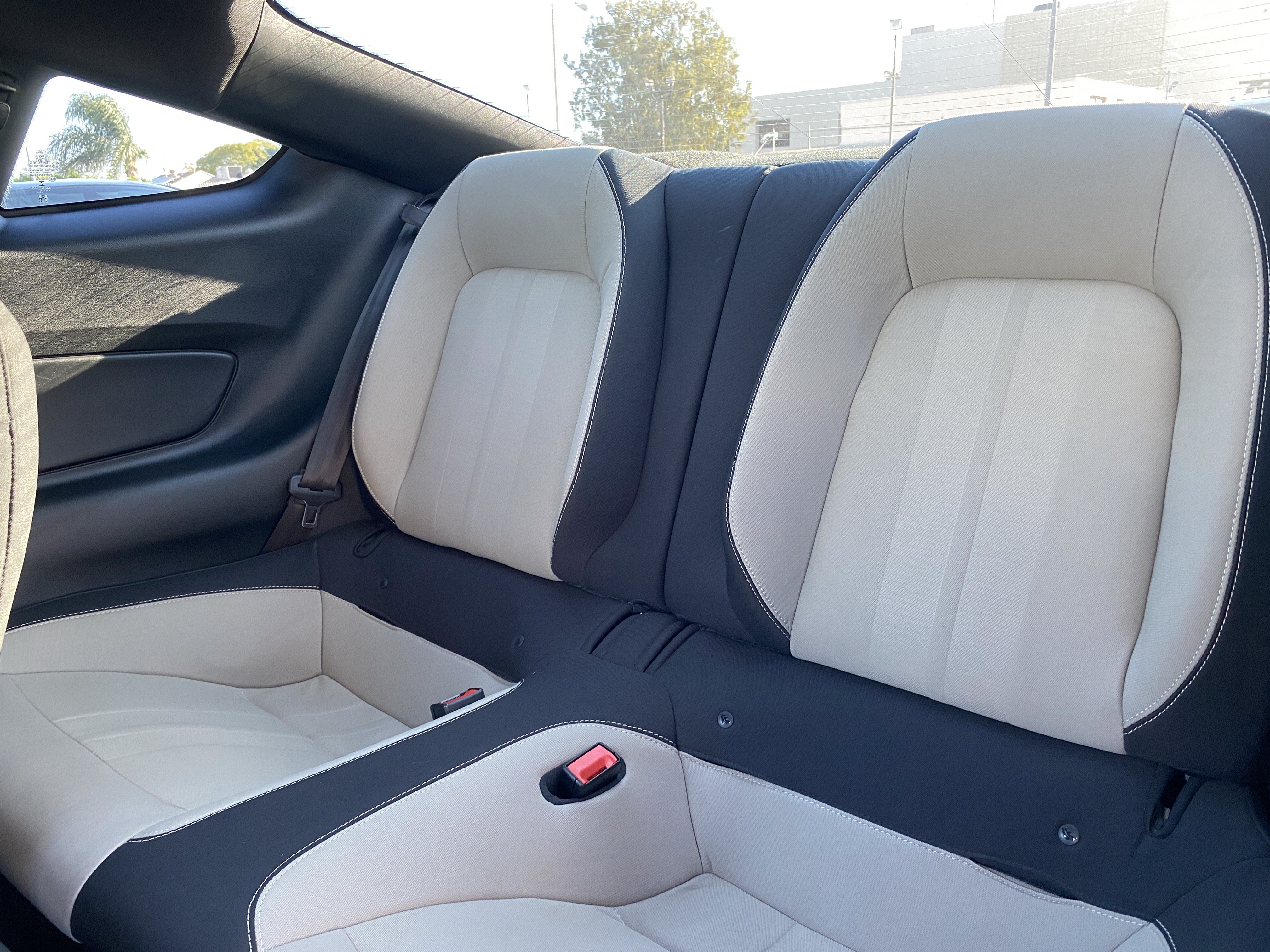 Used 2018 Ford Mustang Coupe RWD image 16
