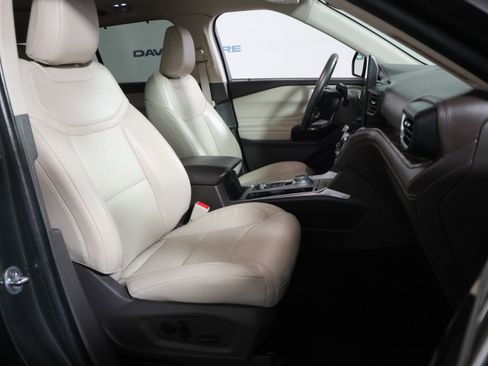 Used 2022 Ford Explorer Platinum w/ Technology Package image 21