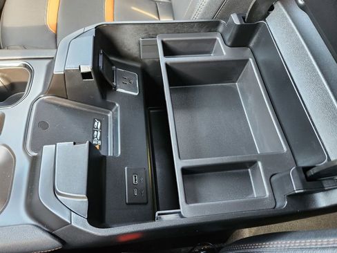 Used 2024 GMC Sierra 1500 AT4 w/ AT4 Preferred Package image 12