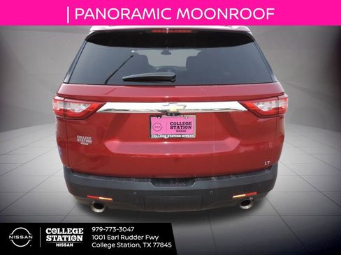 Used 2020 Chevrolet Traverse LT w/ LT Premium Package image 5