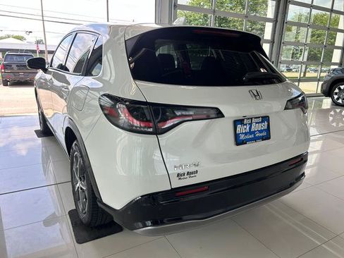 Used 2023 Honda HR-V EX-L image 10