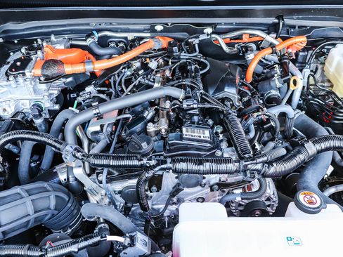 Used 2025 Toyota Tacoma Trailhunter image 35