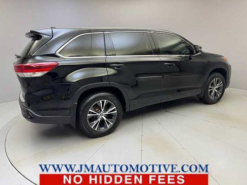 Used 2017 Toyota Highlander Plus AWD/4WD image 5