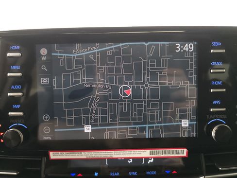 Used 2024 Toyota Sienna XLE image 8