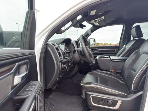 Used 2025 RAM 1500 Laramie image 13