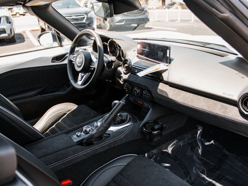 New 2026 MAZDA MX-5 Miata Club w/ Brembo/BBS Recaro Package RWD image 25