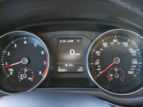 Used 2019 Volkswagen Passat 2.0T SE R-Line image 30