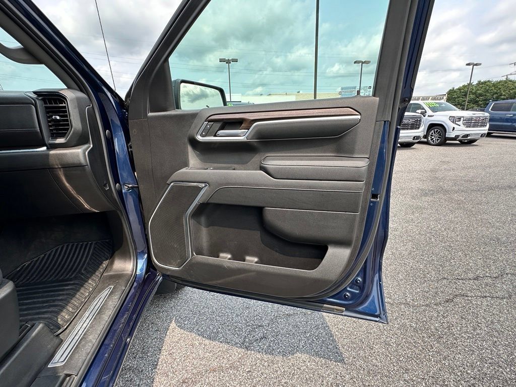 Used 2022 Chevrolet Silverado 1500 RST AWD/4WD image 15