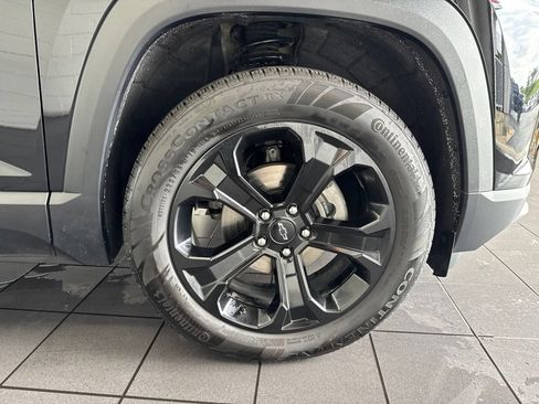Used 2025 Chevrolet Equinox LT w/ Convenience Package II FWD image 56