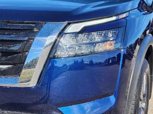 New 2025 Nissan Pathfinder SV image 5