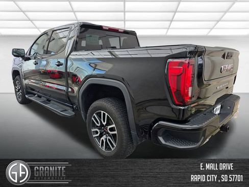 Used 2022 GMC Sierra 1500 AT4 w/ AT4 Preferred Package image 3
