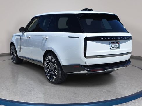 Used 2024 Land Rover Range Rover SE AWD/4WD image 7