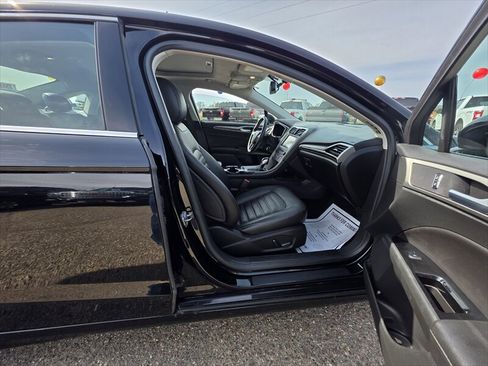 Used 2016 Ford Fusion SE w/ Equipment Group 202A AWD/4WD image 8