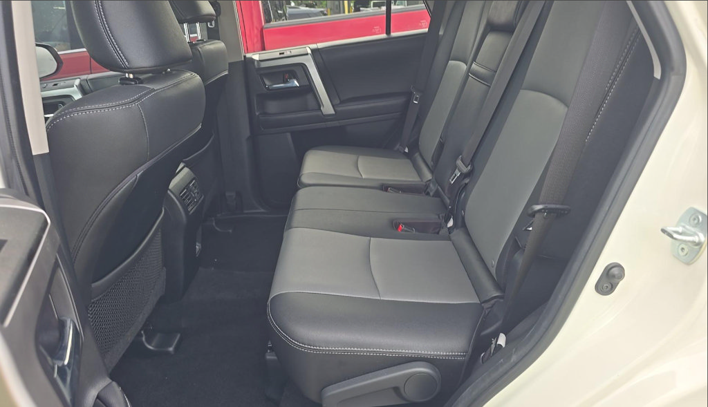 Used 2022 Toyota 4Runner SR5 Premium w/ Moonroof Package AWD/4WD image 10