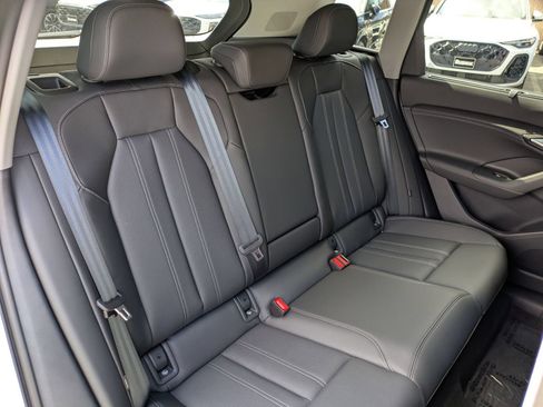 New 2025 Audi Q6 e-tron Premium Plus AWD/4WD image 11