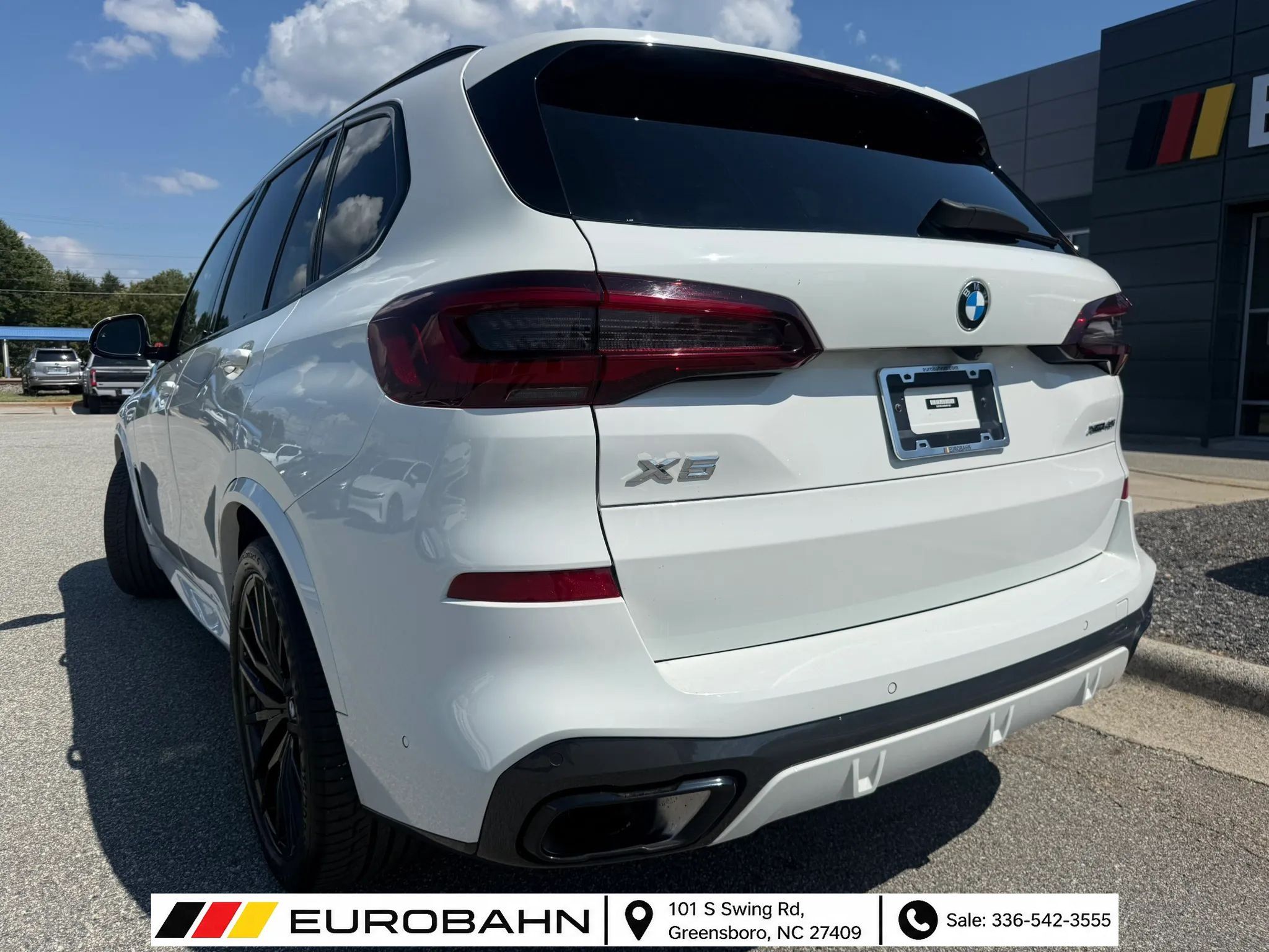 Used 2022 BMW X5 xDrive40i w/ M Sport Package AWD/4WD image 5