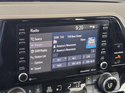 Used 2022 Toyota Highlander XLE FWD image 20