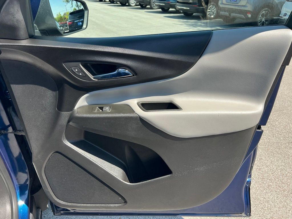 Used 2022 Chevrolet Equinox LT FWD image 25