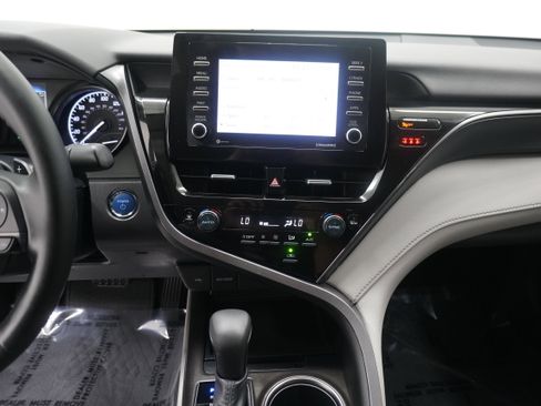 Used 2024 Toyota Camry SE FWD image 20