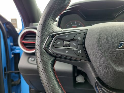 Used 2024 Chevrolet Trax RS w/ Sunroof Package FWD image 22