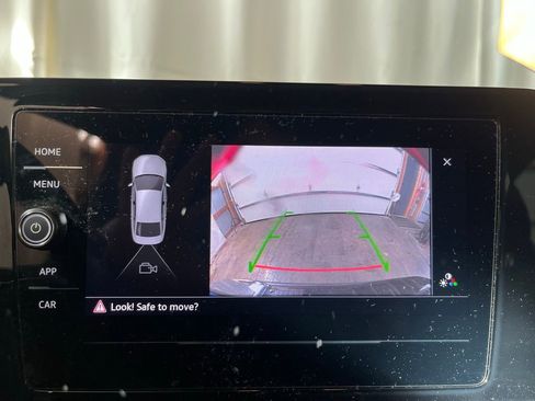 Certified 2025 Volkswagen Jetta Sport image 19