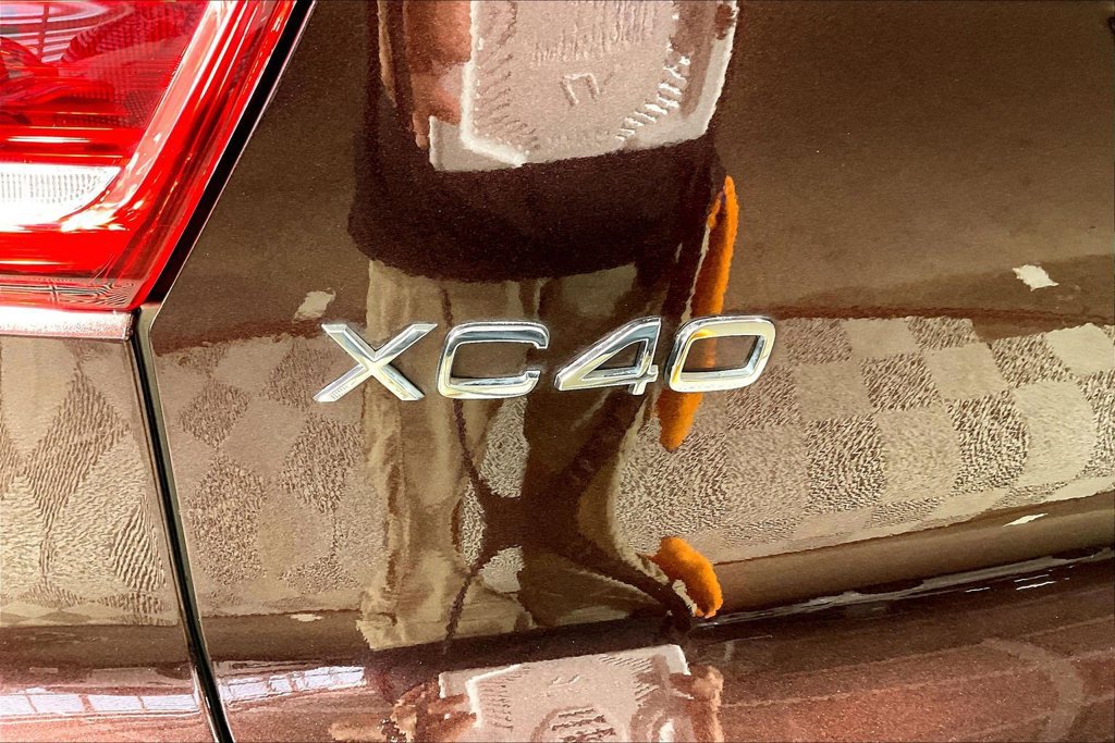 Used 2023 Volvo XC40 Recharge Ultimate w/ Protection Package Premier AWD/4WD image 7