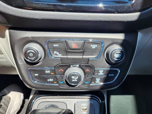 Used 2019 Jeep Compass Limited w/ Safety & Security Group AWD/4WD image 10