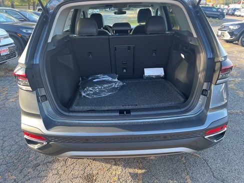 New 2025 Volkswagen Taos SE image 11