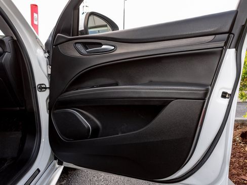 Used 2021 Alfa Romeo Stelvio Ti w/ Nero Edizione image 34