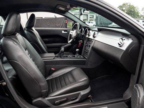 Used 2009 Ford Mustang GT Premium RWD image 24