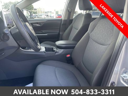 Certified 2025 Toyota RAV4 XLE FWD image 28