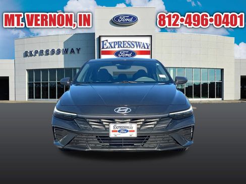 Used 2024 Hyundai Elantra SEL image 3