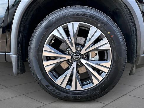 Certified 2023 Nissan Rogue SV image 10