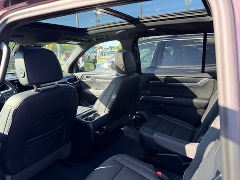Certified 2024 GMC Acadia Elevation w/ Luxury Package AWD/4WD image 14